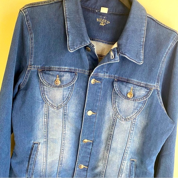 Riders by Lee Jackets & Blazers - Xl Women’s stretch denim jacket Lee Riders fitted. Medium denim/weathered. EUC!!